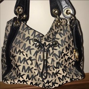 Black/tan Michael Korda Ludlow bag